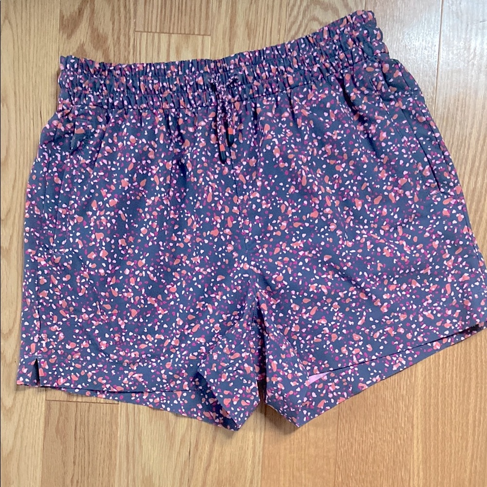 Athleta Girl All Play 3” Shorts; Pink and Gray Pattern; Size XXL/16